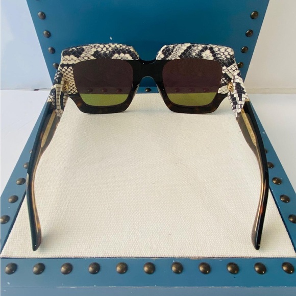 New Authentic- Gucci pink GG0484s 006 Oversized Square Sunglasses - Picture 13 of 16